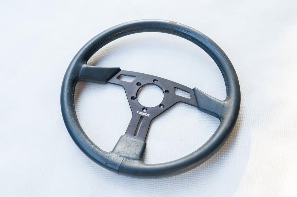TOM'S 360mm steering wheel